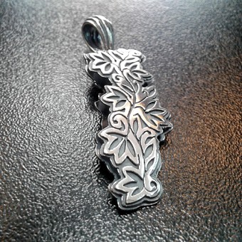 СРЕБЪРЕН МЕДАЛЬОН, РЪЧНА ИЗРАБОТКА.