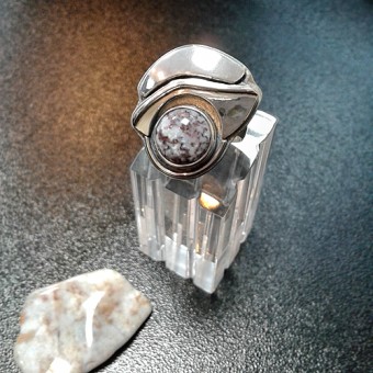 СРЕБЪРЕН ПРЪСТЕН С АХАТ МАДАГАСКАР