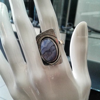 СРЕБЪРЕН ПРЪСТЕН С АХАТ