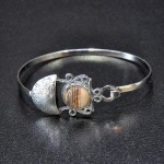 СРЕБЪРНА ГРИВНА С ОПАЛИЗИРАЛО ДЪРВО