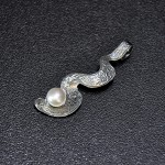 СРЕБЪРЕН МЕДАЛЬОН С ПЕРЛА