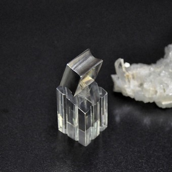 СРЕБЪРЕН ПРЪСТЕН – КВАДРАТНА ХАЛКА