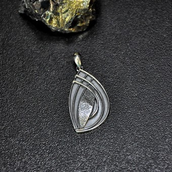 СРЕБЪРЕН МЕДАЛЬОН, РЪЧНА ИЗРАБОТКА.