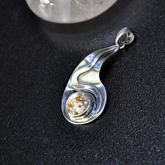 СРЕБЪРЕН МЕДАЛЬОН С АХАТ, РЪЧНА ИЗРАБОТКА