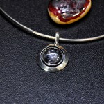 СРЕБЪРЕН МЕДАЛЬОН С ПЛАНИНСКИ КРИСТАЛ, РЪЧНА ИЗРАБОТКА