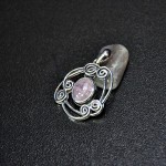 СРЕБЪРЕН МЕДАЛЬОН С РОЗОВ КВАРЦ, РЪЧНА ИЗРАБОТКА.