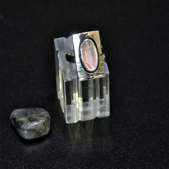СРЕБЪРЕН ПРЪСТЕН С РОЗОВ КВАРЦ, РЪЧНА ИЗРАБОТКА. 