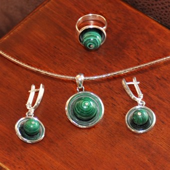 СРЕБЪРЕН КОМПЛЕКТ С МАЛАХИТ