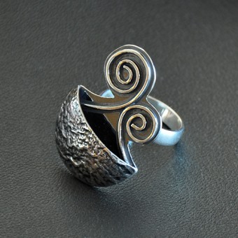 СРЕБЪРЕН ПРЪСТЕН „СПИРАЛИ“