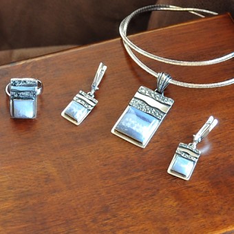 СРЕБЪРЕН КОМПЛЕКТ СЪС СИН ХАЛЦЕДОН