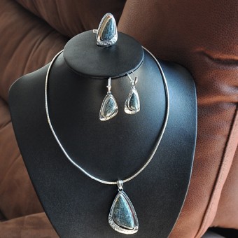 СРЕБЪРЕН КОМПЛЕКТ С МЪХОВ АХАТ