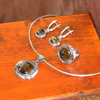 СРЕБЪРЕН КОМПЛЕКТ СЪС СОКОЛОВО ОКО „КРЪГ“