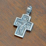 СРЕБЪРЕН МЕДАЛЬОН - ДВУСТРАНЕН КРЪСТ