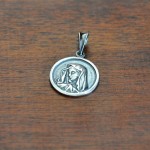 СРЕБЪРЕН МЕДАЛЬОН-МАЛКА БОГОРОДИЦА
