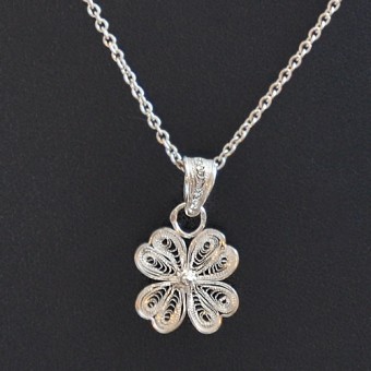 СРЕБЪРНО КОЛИЕ ВИСУЛКА ДЕТЕЛИНА