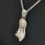 СРЕБЪРЕН МЕДАЛЬОН – ПАНТОФКА