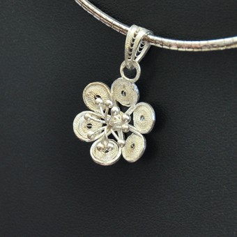 СРЕБЪРЕН МЕДАЛЬОН – ЦВЕТЕ