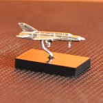 СРЕБЪРЕН САМОЛЕТ МОДЕЛ МИГ 21