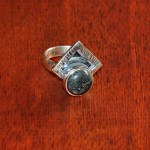 СРЕБЪРЕН ПРЪСТЕН С ТУНГУАИТ