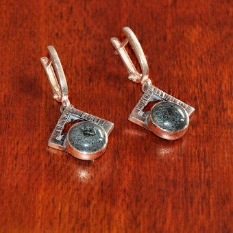 СРЕБЪРНИ ОБЕЦИ С ТУНГУАИТ