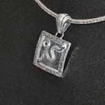 СРЕБЪРЕН МЕДАЛЬОН – КВАДРАТНА ФОРМА