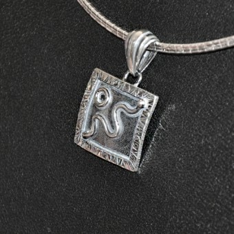 СРЕБЪРЕН МЕДАЛЬОН – КВАДРАТНА ФОРМА