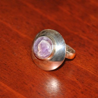 СРЕБЪРЕН ПРЪСТЕН С АМЕТИСТ