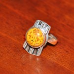 СРЕБЪРЕН ПРЪСТЕН С ЖЪЛТ ЯСПИС