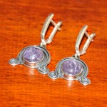 СРЕБЪРНИ ОБЕЦИ – СТИЛИЗИРАНА ПОДКОВА С АМЕТИСТ