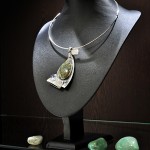 СРЕБЪРЕН МЕДАЛЬОН СЪС ЗЕЛЕН ЯСПИС