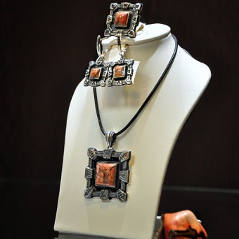 СРЕБЪРЕН КОМПЛЕКТ С ЯСПИС „БРЕКЧА“