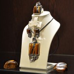 СРЕБЪРЕН КОМПЛЕКТ С УНИКАЛЕН КАМЪК, КОМБИНАЦИЯ ОТ ТИГРОВО ОКО С ИВИЦИ ХЕМАТИТ