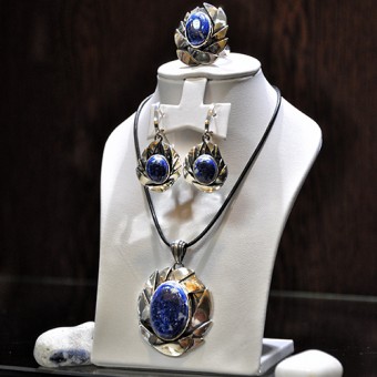 СРЕБЪРЕН КОМПЛЕКТ С ЛАЗУРИТ