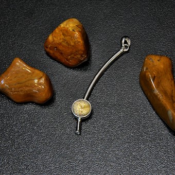 СРЕБЪРНИ ОБЕЦИ С ЯСПИС „БРЕКЧА“