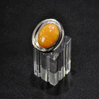 СРЕБЪРЕН ПРЪСТЕН С ЖЪЛТ ОПАЛ