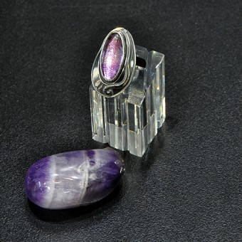 СРЕБЪРЕН ПРЪСТЕН С ПРОЗРАЧЕН АМЕТИСТ