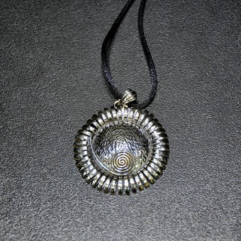 СРЕБЪРЕН МЕДАЛЬОН „ХРИЗАНТЕМА“