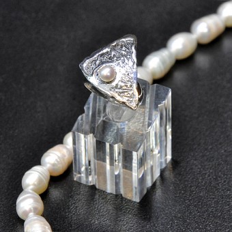 СРЕБЪРЕН ПРЪСТЕН С РЕЧНА ПЕРЛА