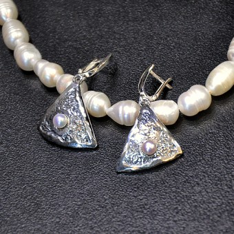 СРЕБЪРНИ ОБЕЦИ С РЕЧНА ПЕРЛА