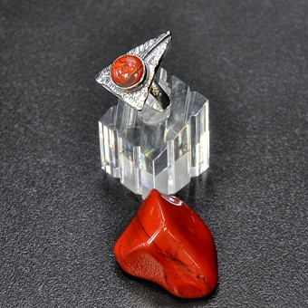 СРЕБЪРЕН ПРЪСТЕН С МАРОКАНСКИ ЯСПИС