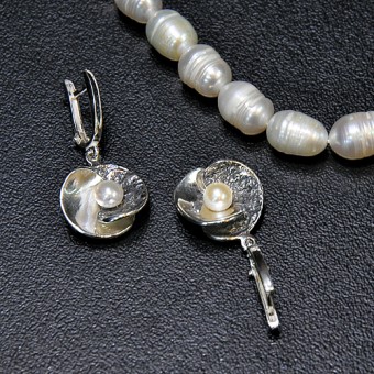 СРЕБЪРНИ ОБЕЦИ С РЕЧНА ПЕРЛА