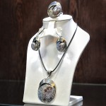 СРЕБЪРЕН КОМПЛЕКТ С АХАТ „МАДАГАСКАР“