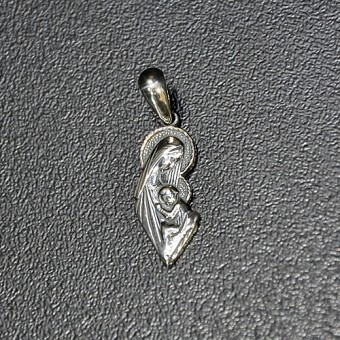 СРЕБЪРЕН МЕДАЛЬОН  - БОГОРОДИЦА С МЛАДЕНЕЦА