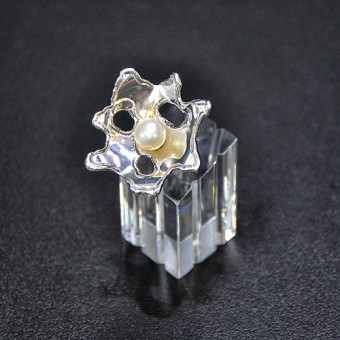 СРЕБЪРЕН ПРЪСТЕН С РЕЧНА ПЕРЛА