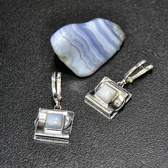 СРЕБЪРНИ ОБЕЦИ С АХАТ „БЛУ ЛЕЙС“