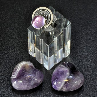 СРЕБЪРЕН ПРЪСТЕН С АМЕТИСТ