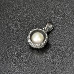 СРЕБЪРЕН МЕДАЛЬОН С РЕЧНА ПЕРЛА
