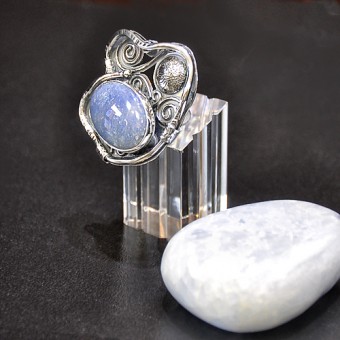 СРЕБЪРЕН ПРЪСТЕН СЪС СИН КВАРЦ