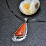 СРЕБЪРЕН МЕДАЛЬОН СЪС СИНТЕТИЧЕН АВАНТЮРИН