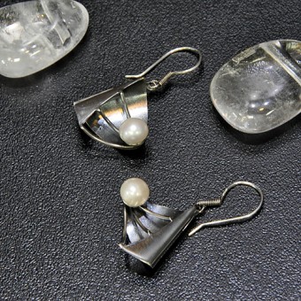 СРЕБЪРНИ ОБЕЦИ С РЕЧНА ПЕРЛА